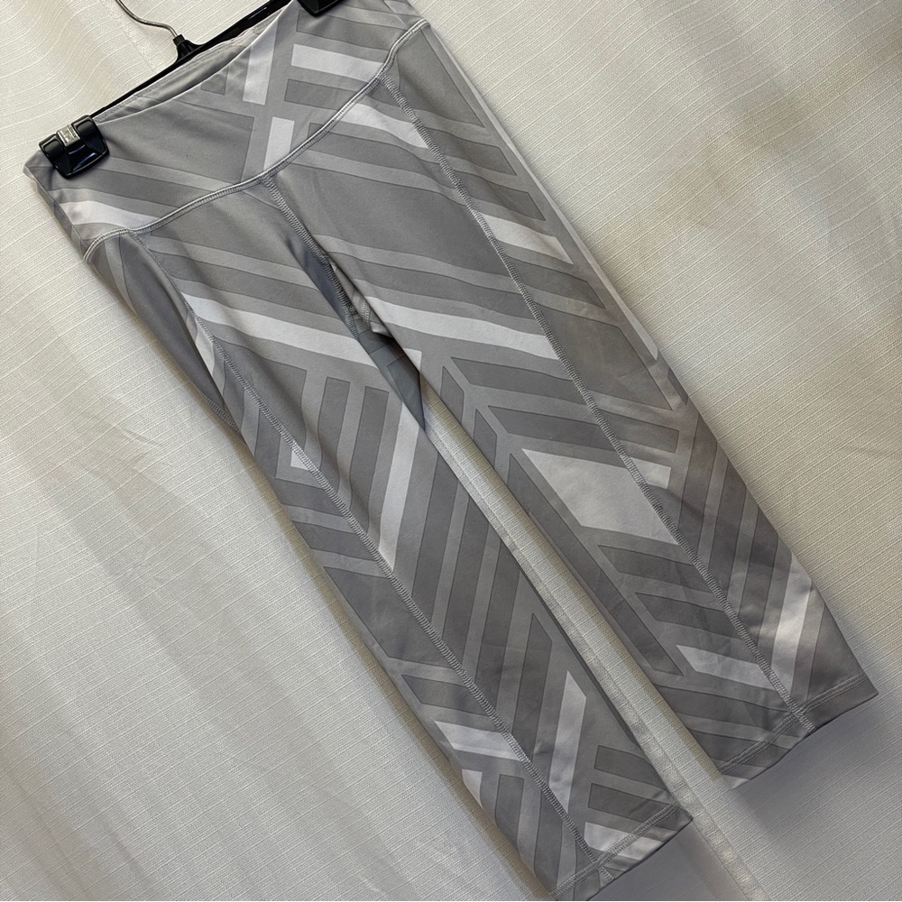 Old navy active wear capris leggings